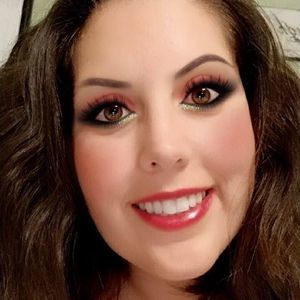 Meet your Posher, Dellena